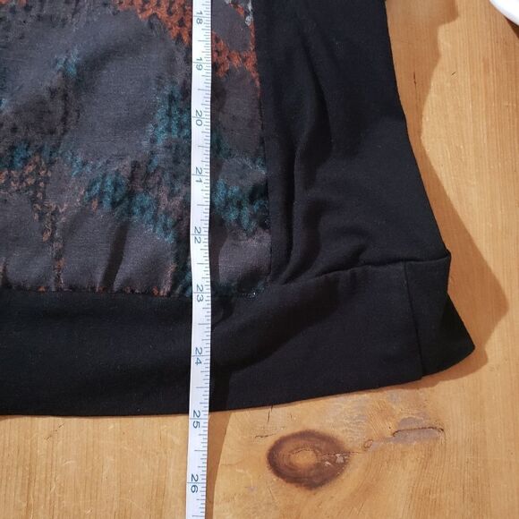 🦋3/$25 Dolcezza Large Black Red Print Long Sleeve V-neck Top - Picture 9 of 9